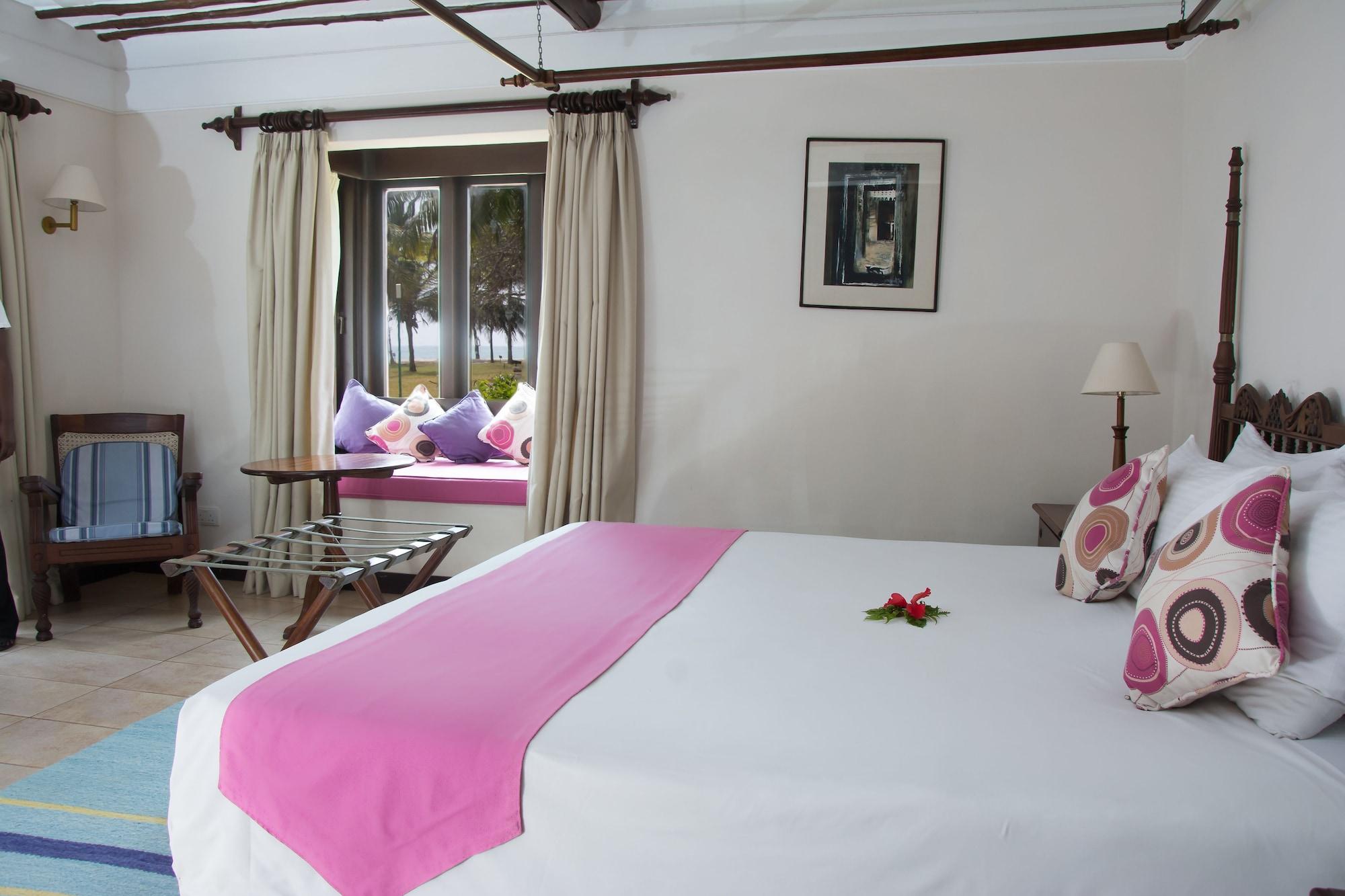 Jacaranda Indian Ocean Resort 4*